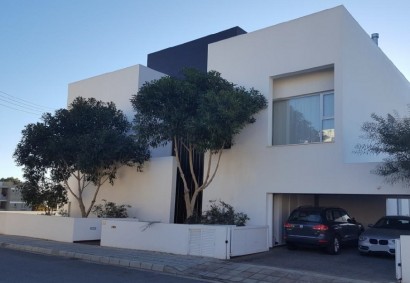 Egkomi, Nicosia Detached Villa For Sale | C4349