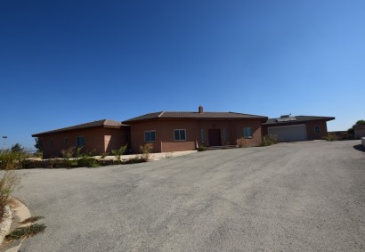 Palaiometocho, Nicosia Detached Villa For Sale | C12406