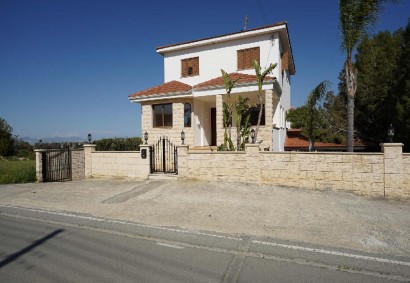 Ergates, Nicosia Detached Villa For Sale | C13066