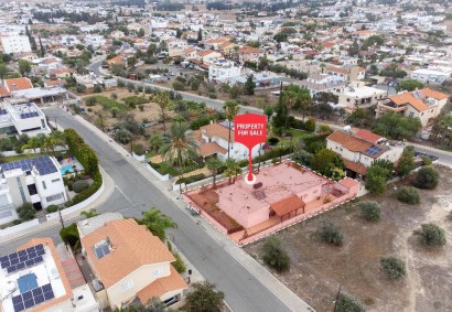 Latsia, Nicosia Detached Villa For Sale | C13162