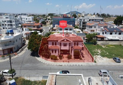 Larnaka Town, Larnaca Detached Villa For Sale | C13280