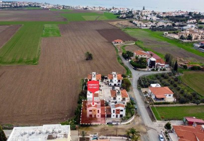 Perivolia Larnakas Detached Villa For Sale | C13353