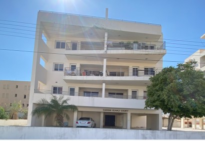Larnaka Town, Larnaca Apartment For Sale | C13370